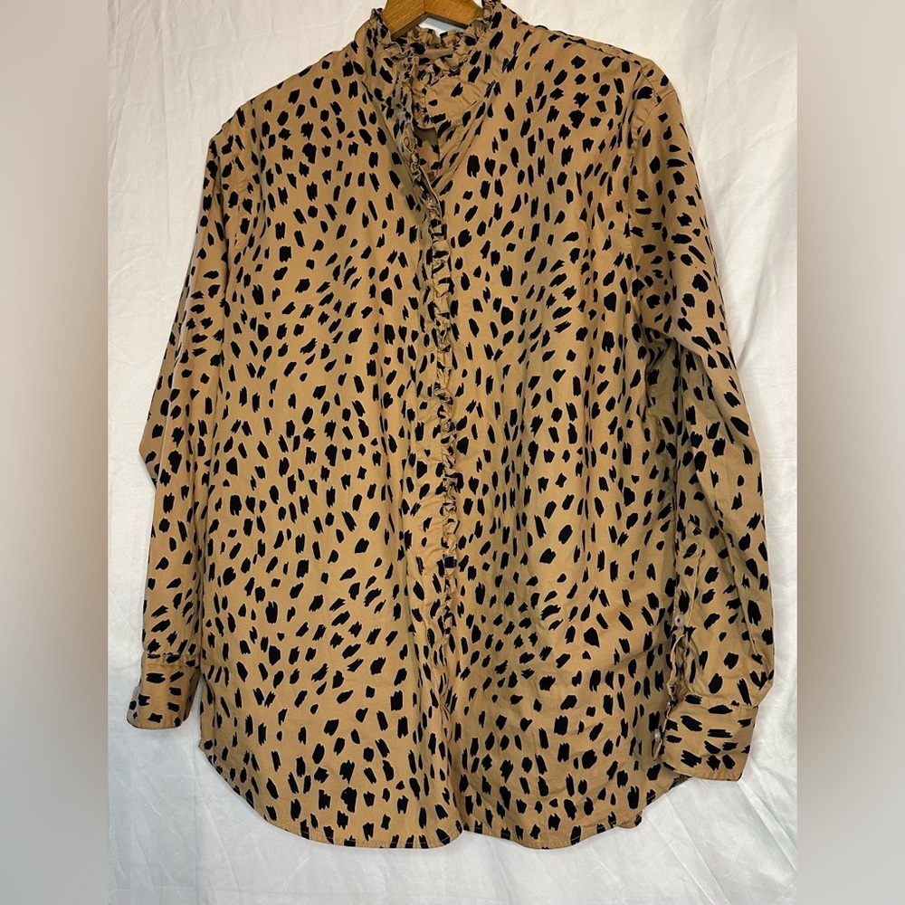 Crown & Ivy Women’s Button Down Long Sleeve Blouse Black/Brown Cheetah size L - Picture 2 of 10